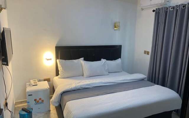 Ted-G Hotel