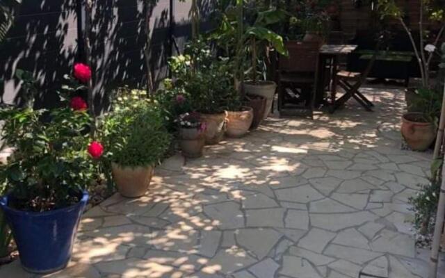 Dépendance de 30m² dans maison avec entrée privée