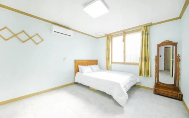 Geojae Mongdol Kids Pension