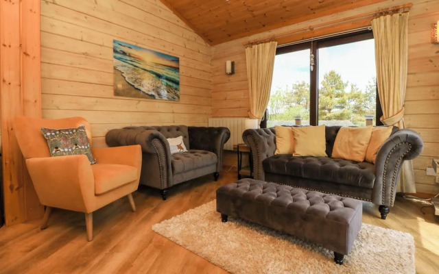 Moonlake Lodge