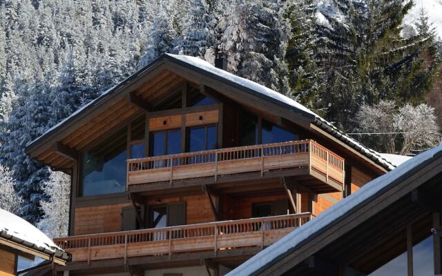 New House With Infrared Sauna and Stunning Mountain Views