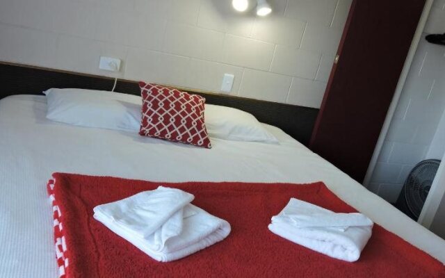 Maple Lodge Motel