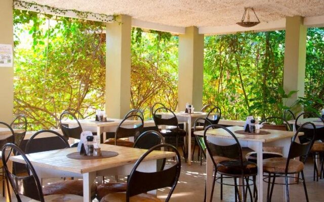 Gately Inn Entebbe