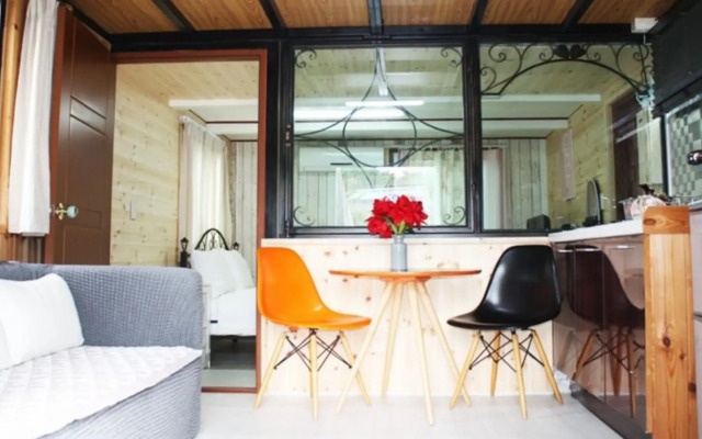 Yangyang Pinot Tree Pension