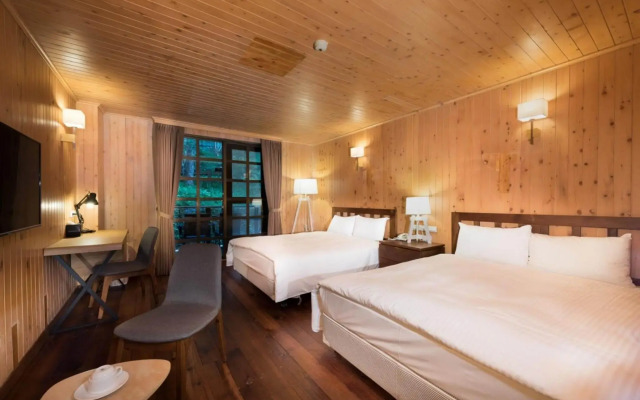 Ming Chi Shan Zhuang