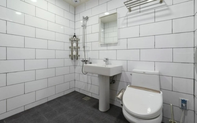 Pohang Red House Ocean Hills Pension