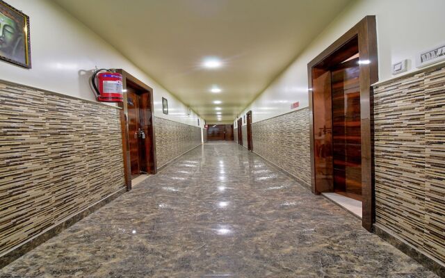 OYO 24872 Hotel Golden Fiesta