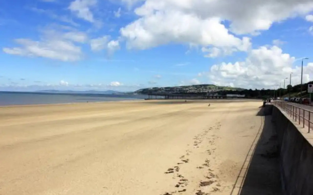 Rhubarb Terrace on the Coast - Sleeps 1-6