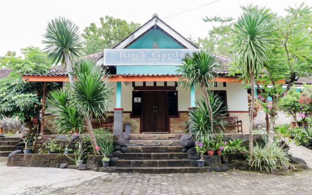Rock Garden Homestay & Resto