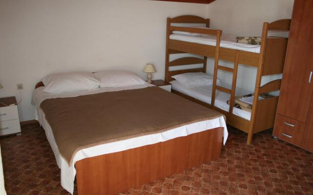 Sandy beach - afordable with parking - A5-20(4)