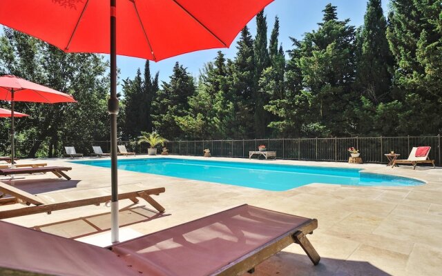 Mansion With 5 Bedrooms in Grans, With Pool Access, Furnished Garden a