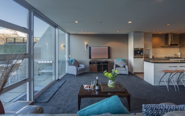 53 Shotover Apartment 302