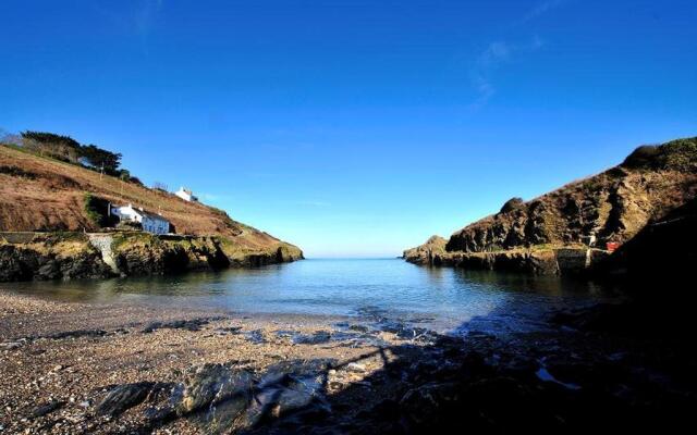 Port Gaverne Hotel