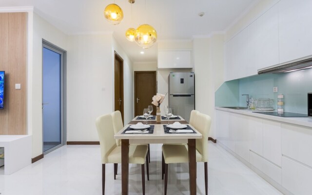 Laze Apartment SAIGON Vinhomes Central Park