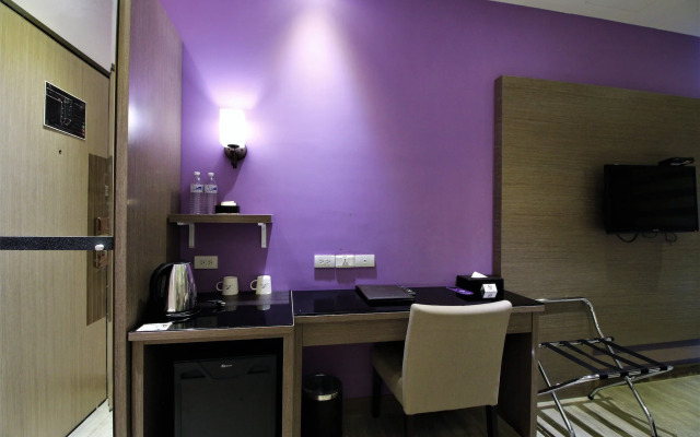 J Hotel