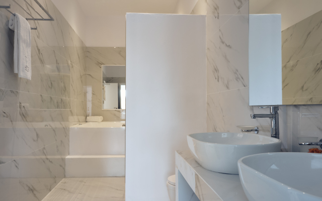 ΑRCS Suites & Residences
