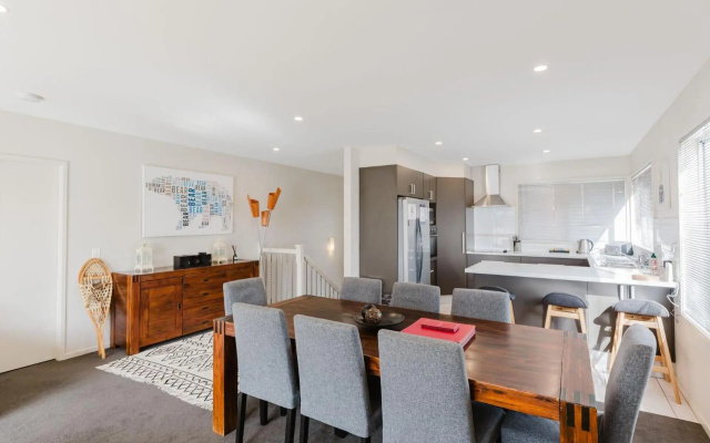 Grevillea 1/12 Poly Cow Lane – Guest Rooms – Jindabyne