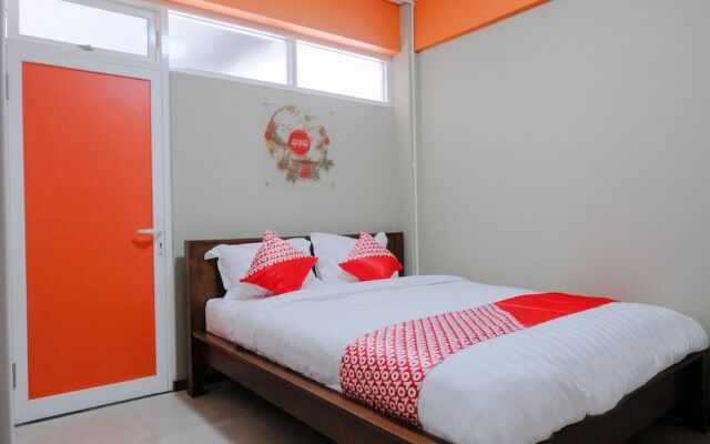 Oyo 1119 Gendhis Gallery Syariah