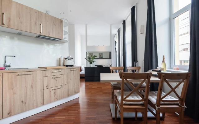 Cozy and central City Apartment at the Belvedere