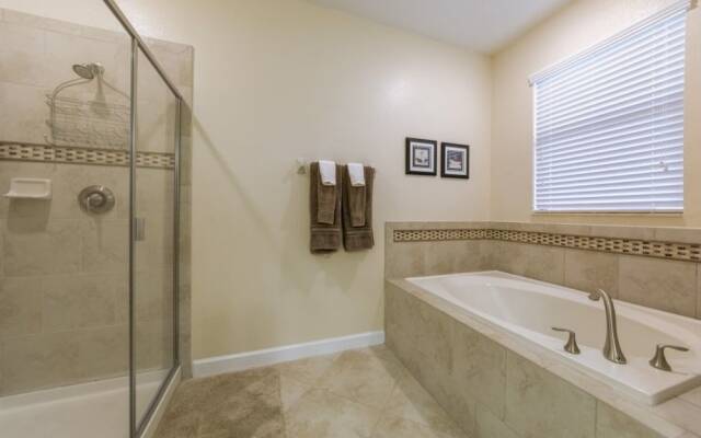 H2u - Evangeline - Cg1427 8 Bedroom Home by Redawning