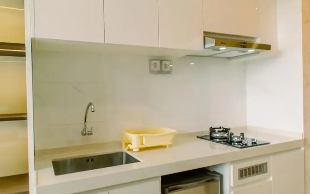 Modern and Cozy Studio at Sky House BSD Apartment