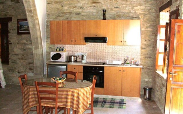 Romios Holiday Apartments