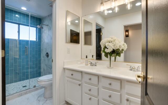 Luxury Goodyear Home w/ Private Pool + Pickleball!