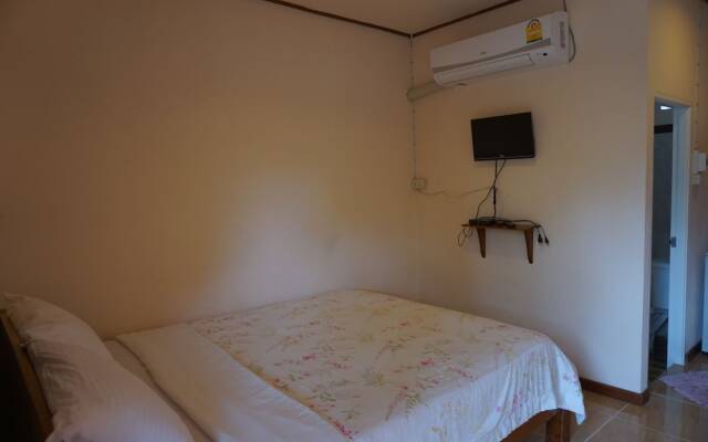 Ruean Bua Resort