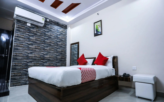 OYO 15259 Smart City