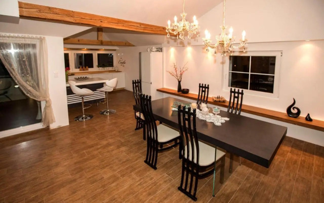 Angel's Nest Apartment