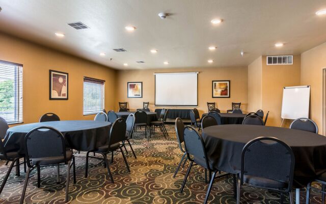 Cobblestone Hotel & Suites - Harborcreek