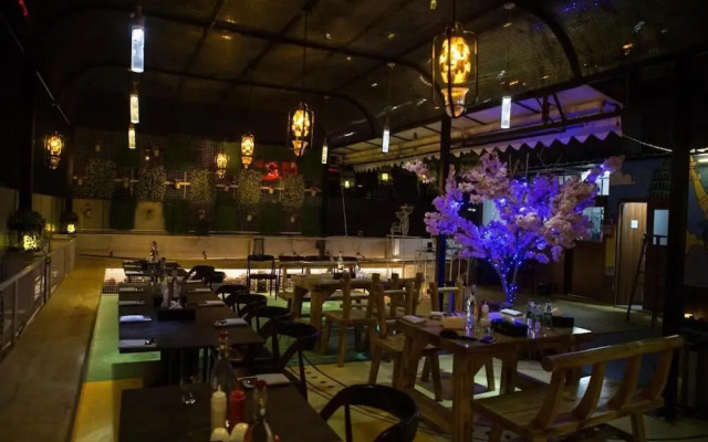 Capital O 36137 Vihaari 24 Business Hotel