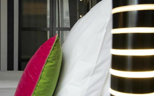 Peyris Opera Hotel
