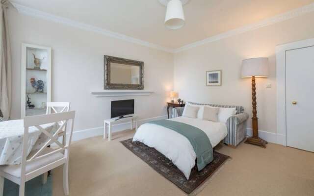1 Bedroom Apartment in New Town