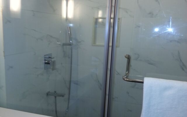 Ambar Sarovar Portico Hotel - Gandhidham