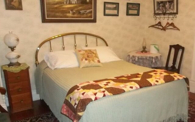 Stauer House Bed and Breakfast