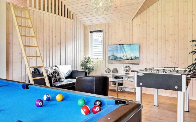 18 Person Holiday Home in Hojby