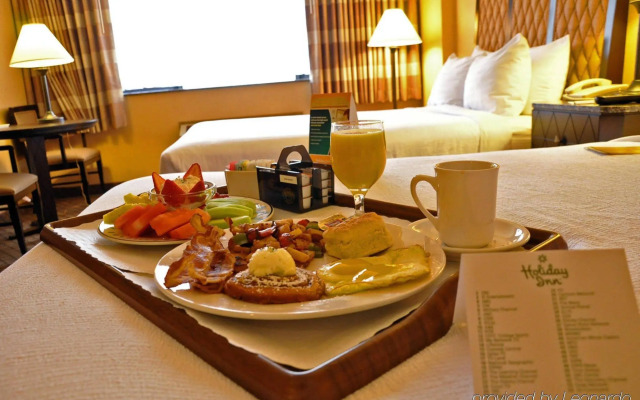 Holiday Inn Long Beach - Downtown Area
