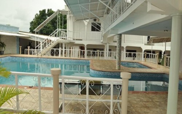 Royal Choice Inn