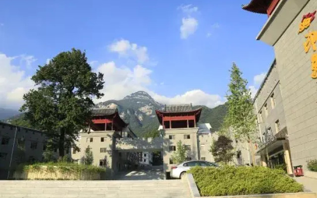 Luotian impression Paradise Hotel
