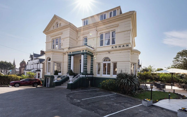 Annan Hotel