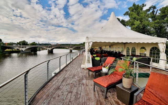 Rohan Boat Prague