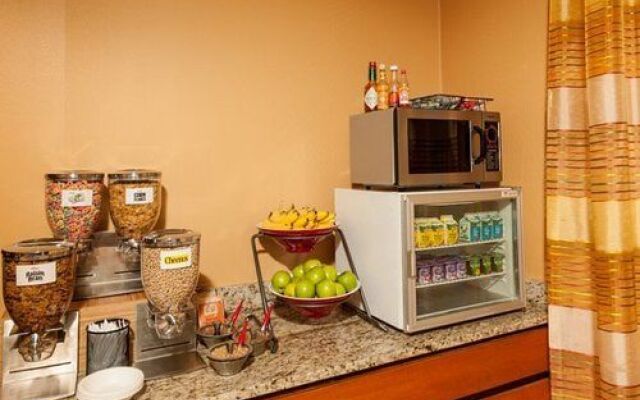 Fairfield Inn & Suites Brunswick Freeport