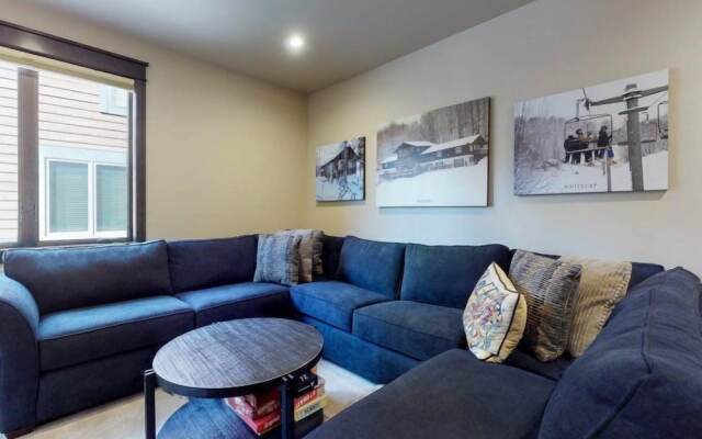 Spacious 3 Bedroom Townhome in River Run Village Within Walking Distance to Gondola and Restaurants