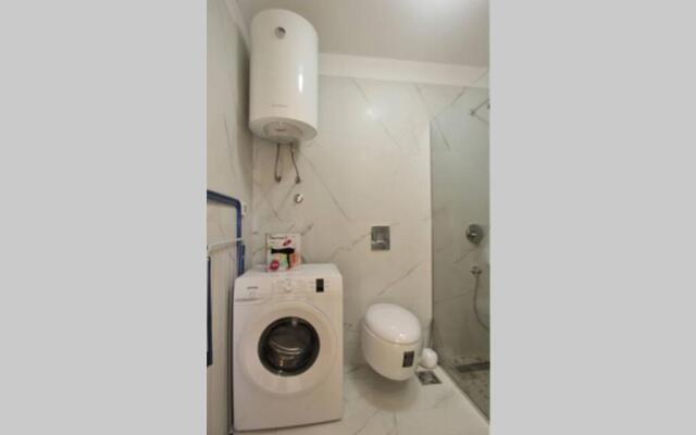1 BR apartment with spacious terrace