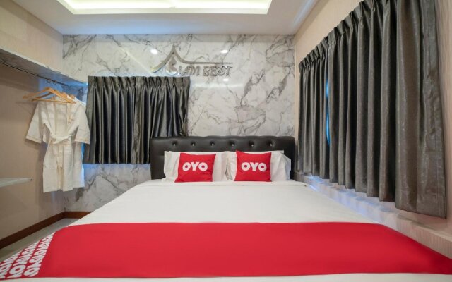 Siam Best 2 by OYO Rooms