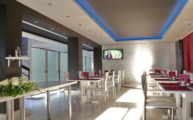 Side One Design Hotel