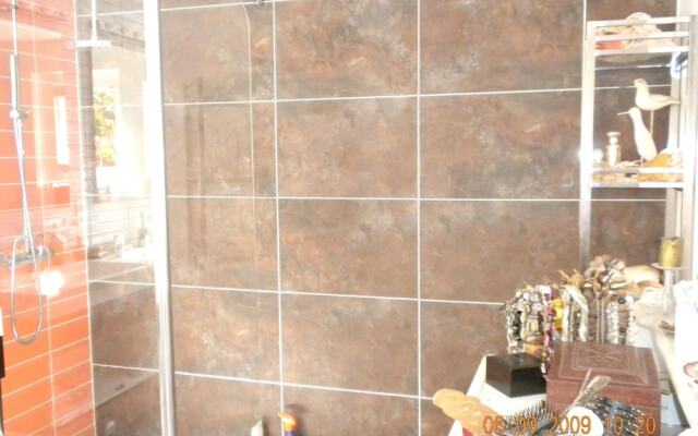 House With 4 Bedrooms in Nans-les-pins, With Wonderful Mountain View,