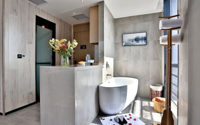 Mehood Lestie Hotel New Century Avenue