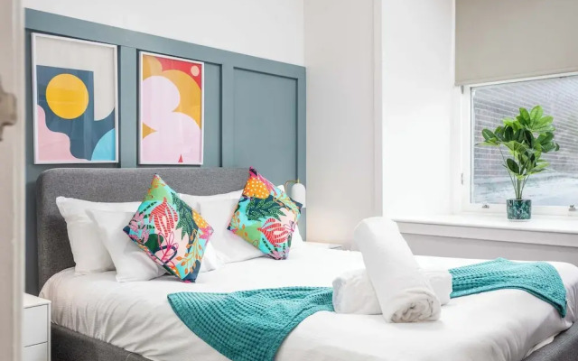 The Annick Suite No.1